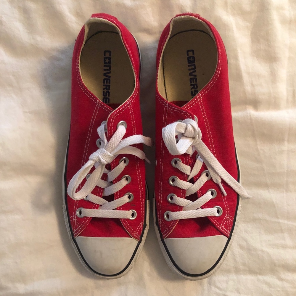 RED CONVERSE ALL STARS